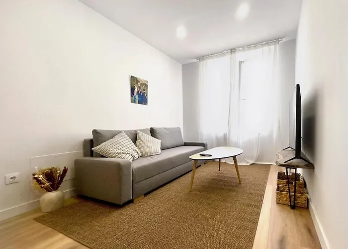 Apartman Street Full Of Light Santender