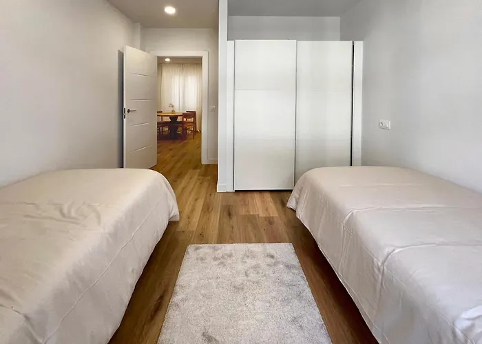 Street Full Of Light * 桑坦德